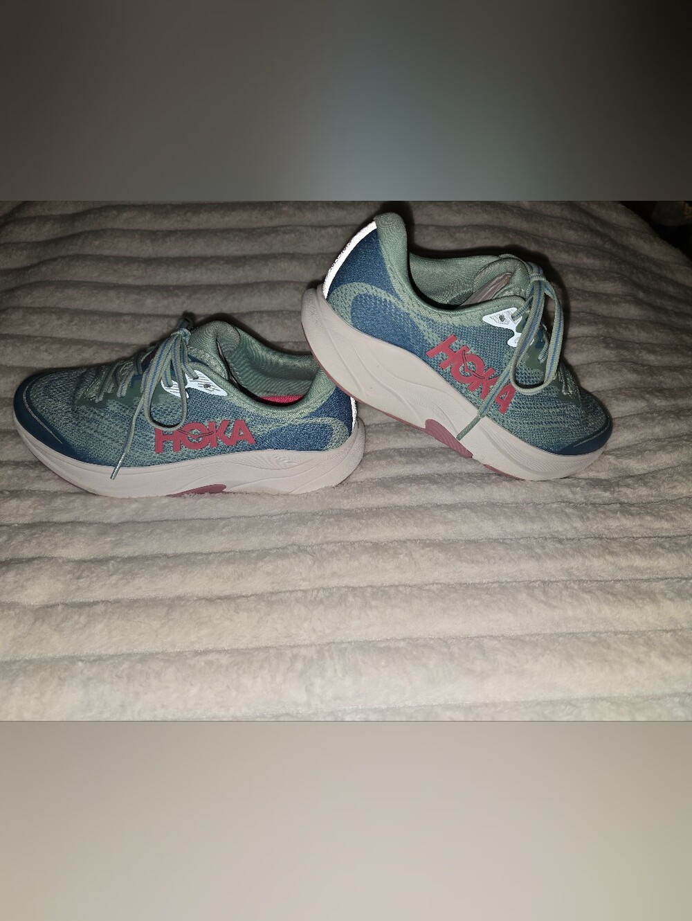 HOKA Rincon Athletic Shoes. Kids Size 5.5, EURO 38.5, Women 7.